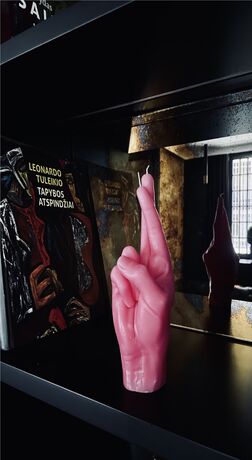 CANDLEHAND CROSSED FINGERS MUM PEMBE