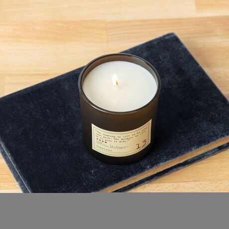 LİBRARY CAM MUM - LİBRARY CANDLE WILLIAM SHAKESPEARE - PAPYRUS/PALM/EUCALYPTUS 170 gr